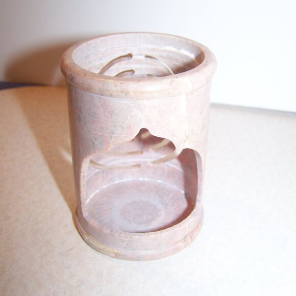 Wax Melt Burner w/3 Sets of Seasonal Wax Melts NWT - Picture 4 of 6